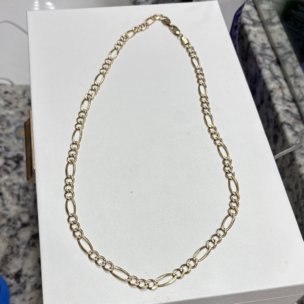 Elegant Gold Chain Necklace